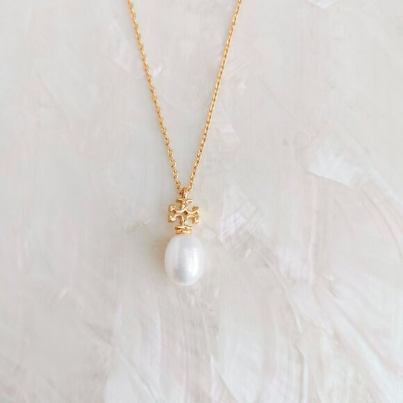 Tory Burch Jewelry - Tory Burch • Kira Pearl Pendant Gold White Necklace